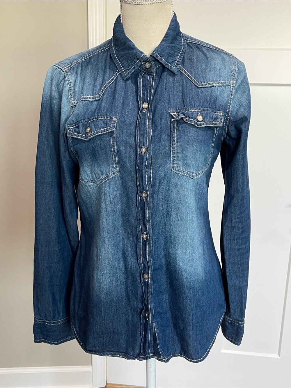 Rue21 Denim Button-Down Shirt in Blue